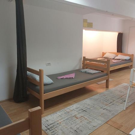 Hostel Inn Downtown Белград Экстерьер фото
