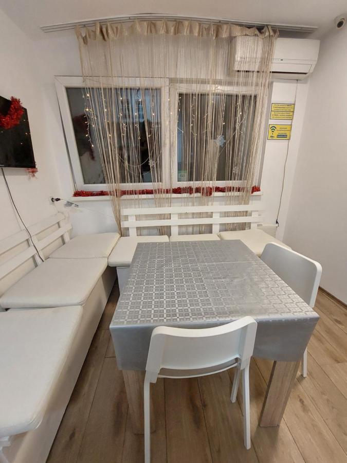 Hostel Inn Downtown Белград Экстерьер фото