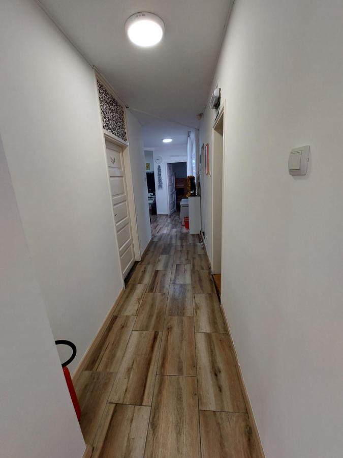 Hostel Inn Downtown Белград Экстерьер фото