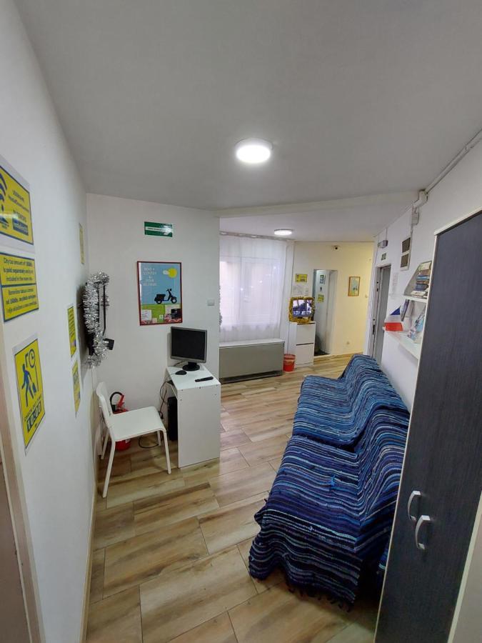 Hostel Inn Downtown Белград Экстерьер фото