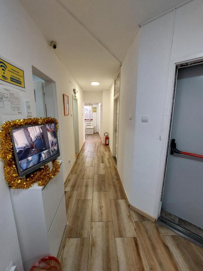 Hostel Inn Downtown Белград Экстерьер фото