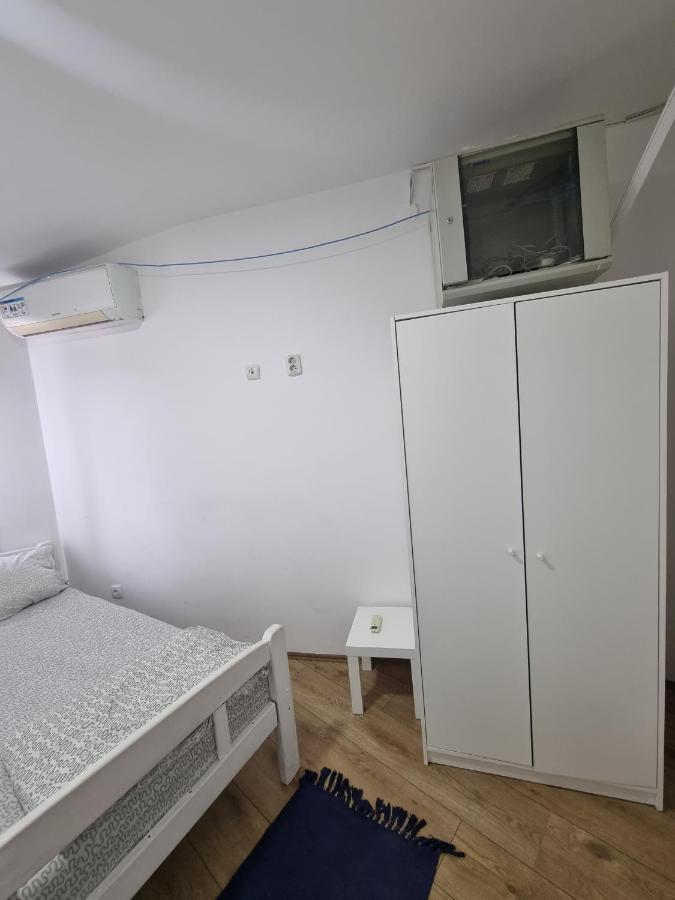Hostel Inn Downtown Белград Экстерьер фото