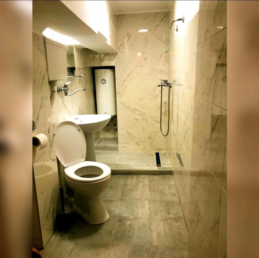 Hostel Inn Downtown Белград Экстерьер фото