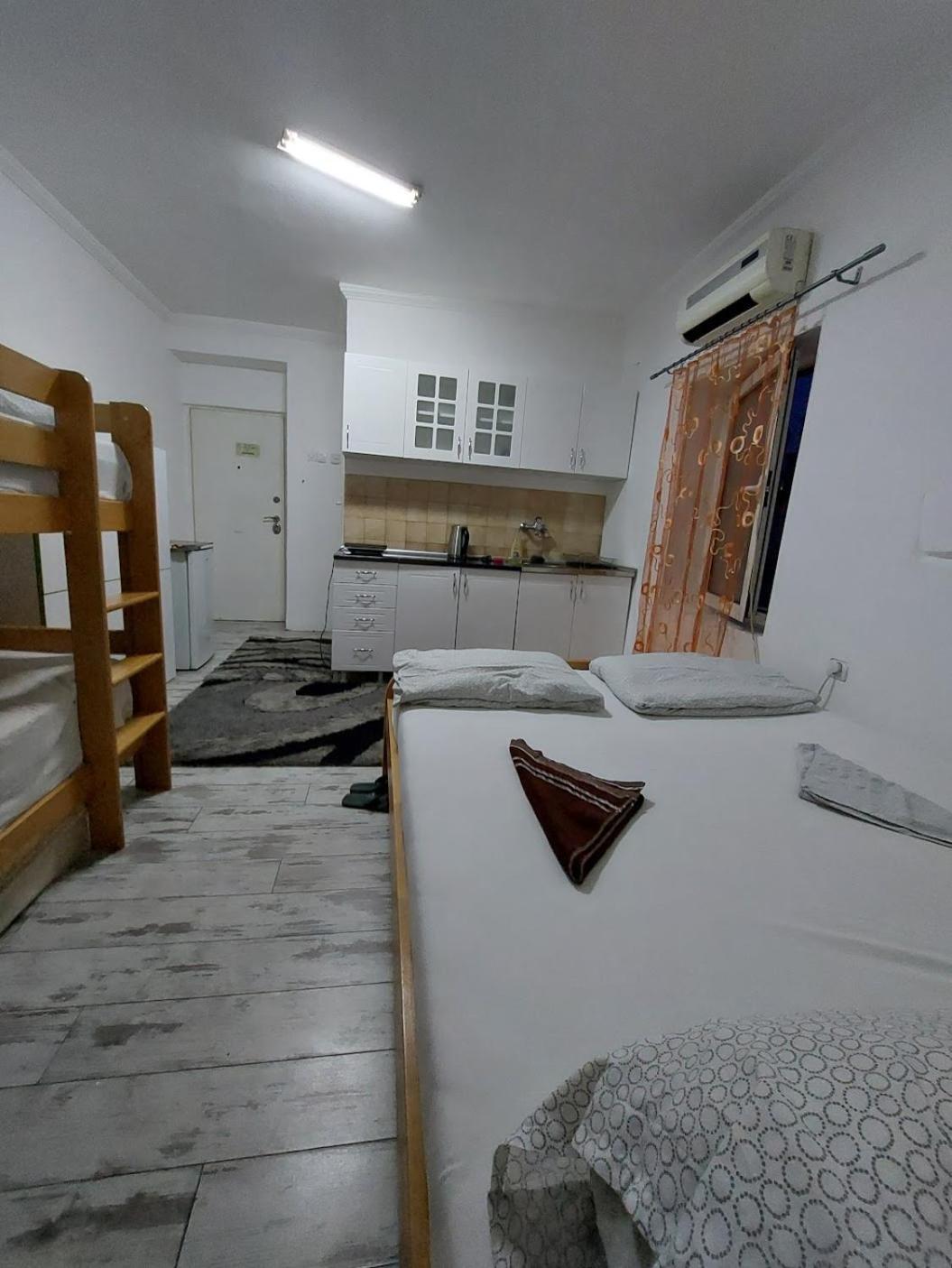 Hostel Inn Downtown Белград Экстерьер фото