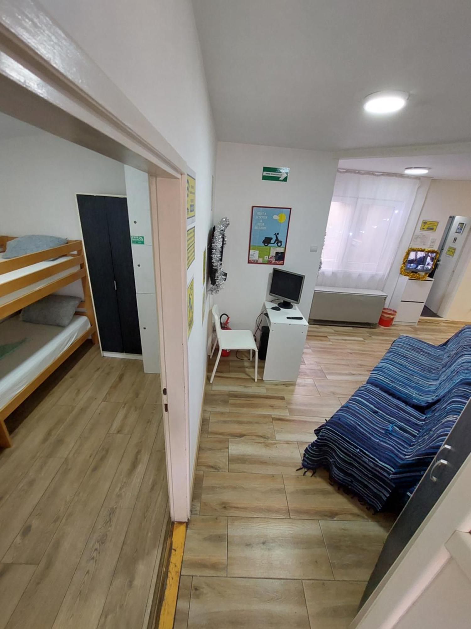 Hostel Inn Downtown Белград Экстерьер фото