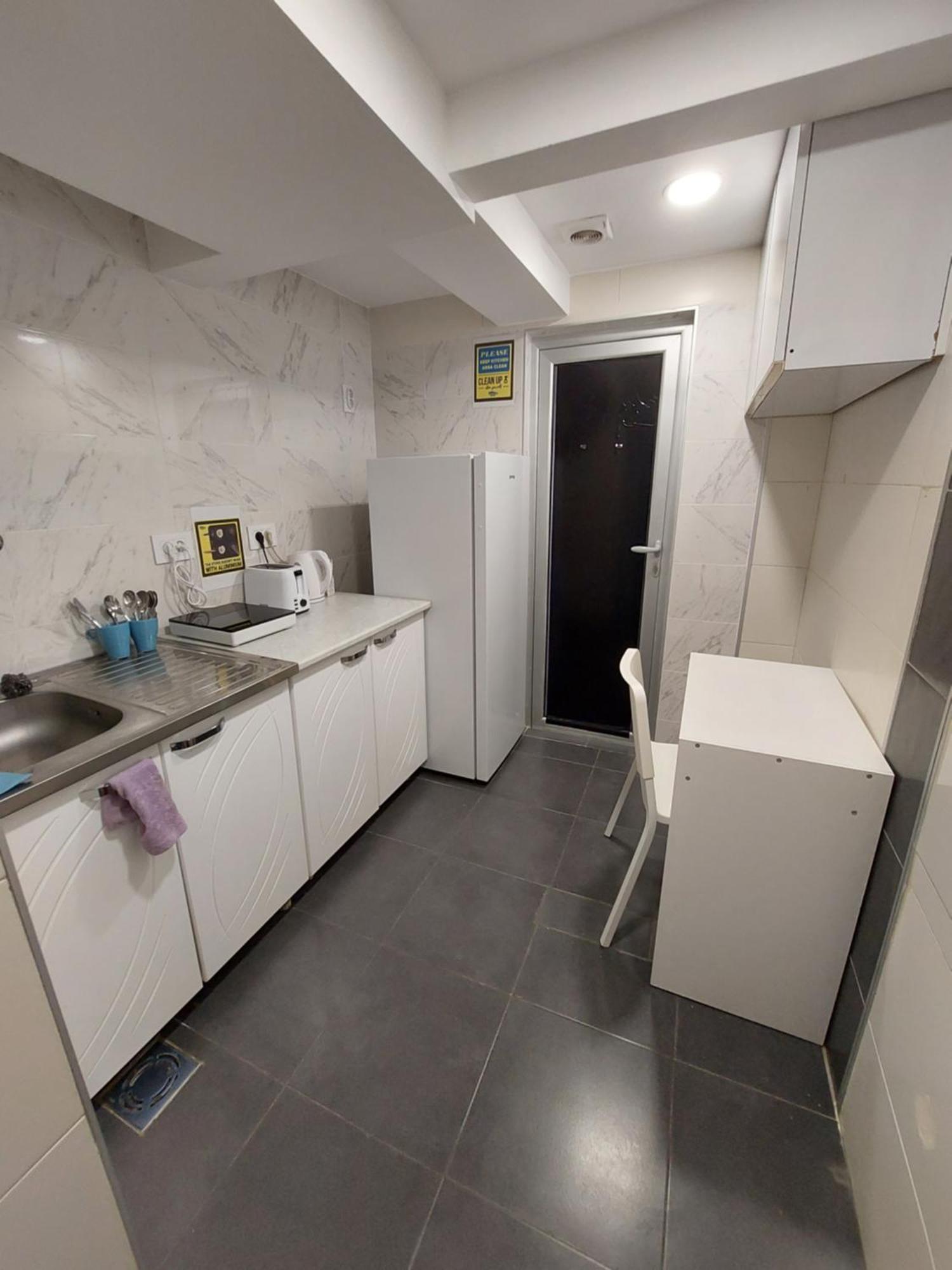 Hostel Inn Downtown Белград Экстерьер фото